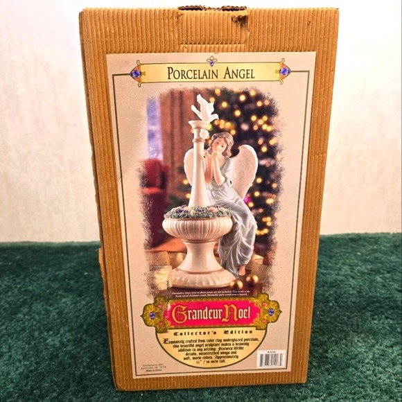 Porcelin Angel Grandeur Noel Collector Edition 2002 Christmas Holiday Decor NWOT - Picture 1 of 15